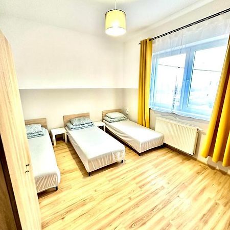 Orzelek Hostel Гниежно Екстериор снимка