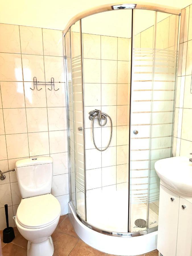 Orzelek Hostel Гниежно Екстериор снимка